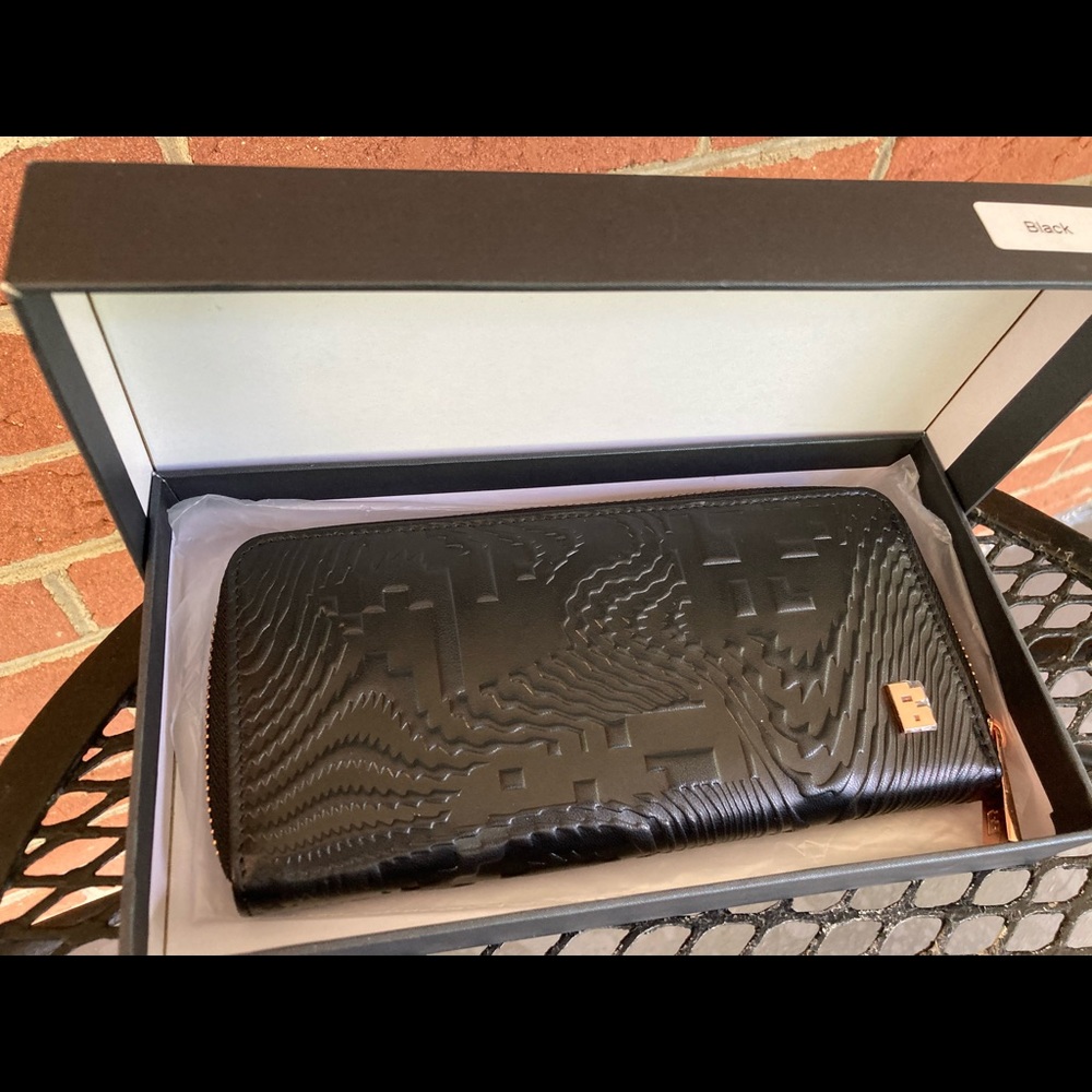 Bitflek black leather embossed wallet. New in box. - Picture 2 of 7